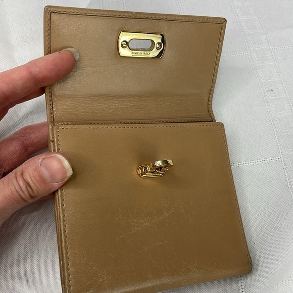Ferragamo Compact Wallet Beige Leather Gancini Clasp and Kisslock - Picture 12 of 17